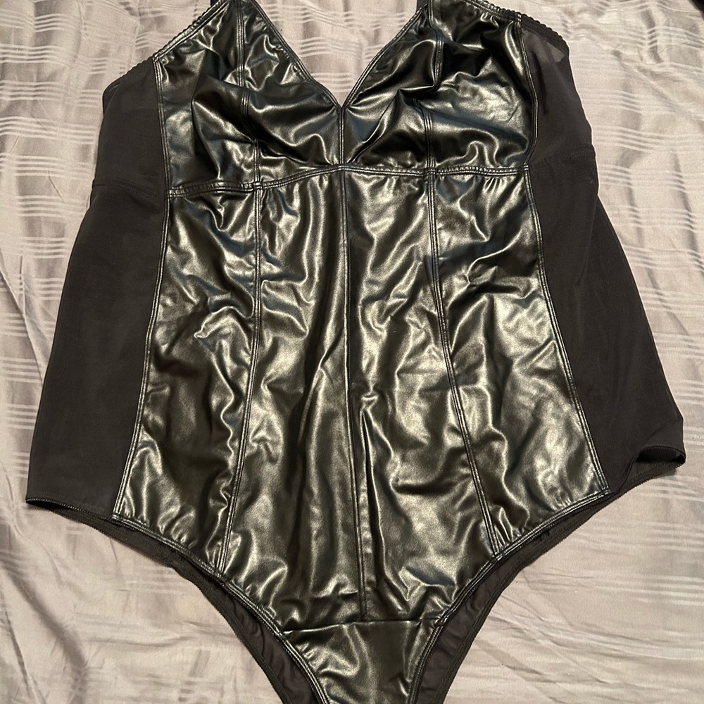 COPY - TORRID FAUX LEATHER "onsie" BODYSUIT NWT SIZE 3